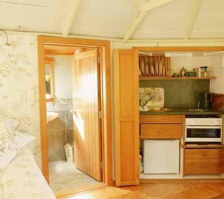 The Summerhouse, Ideal Akaroa Location. Apartment Exterior photo